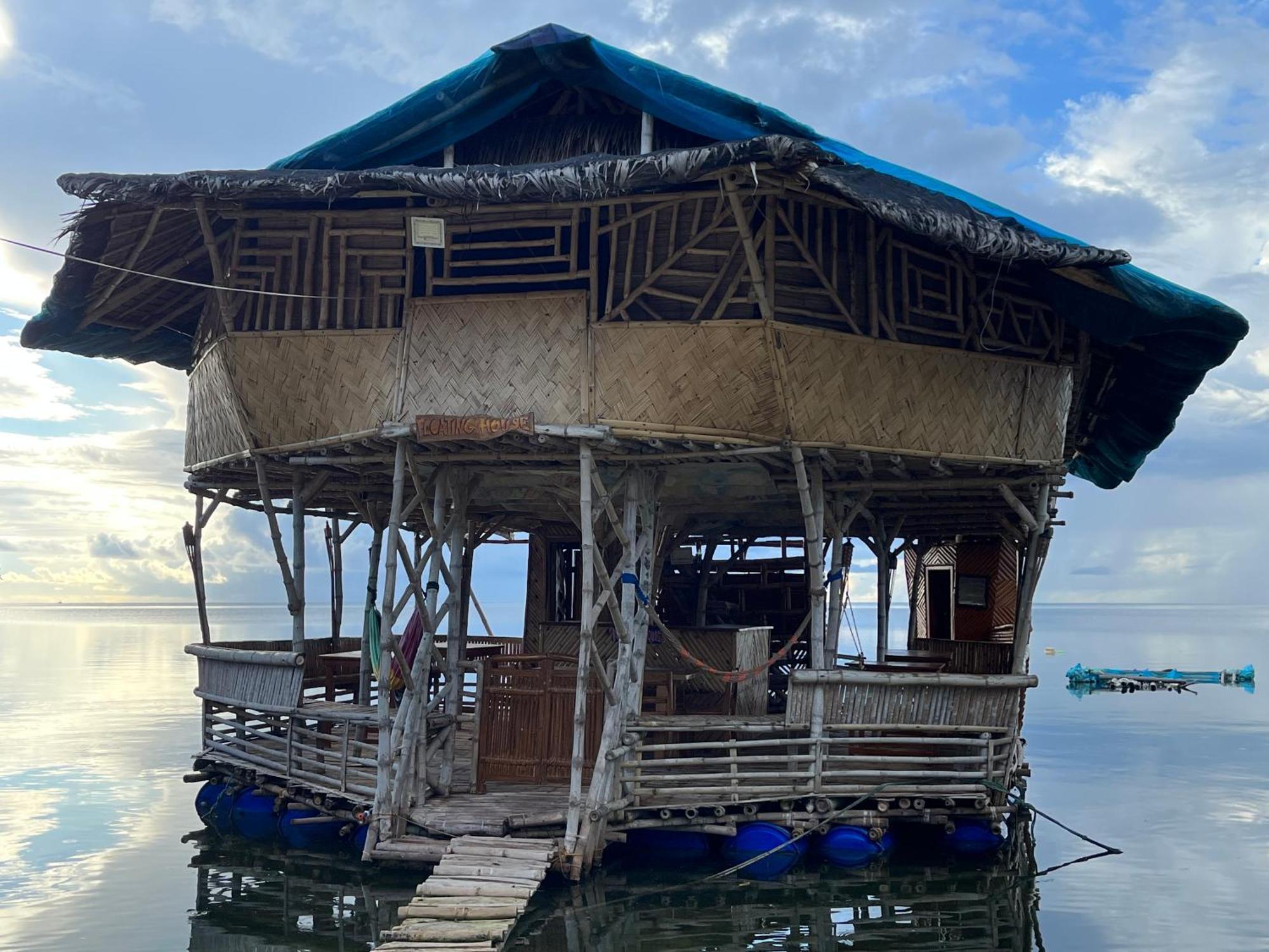 Bamboo Nest Beachfront Puerto Princesa Exterior photo