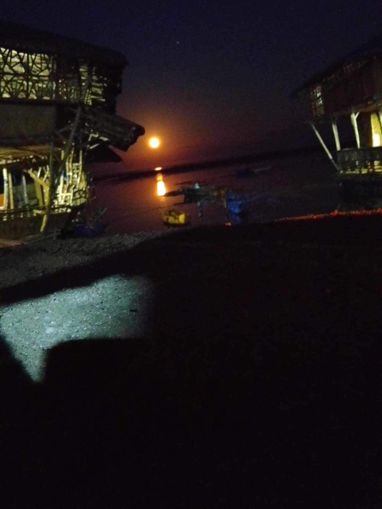 Bamboo Nest Beachfront Puerto Princesa Exterior photo