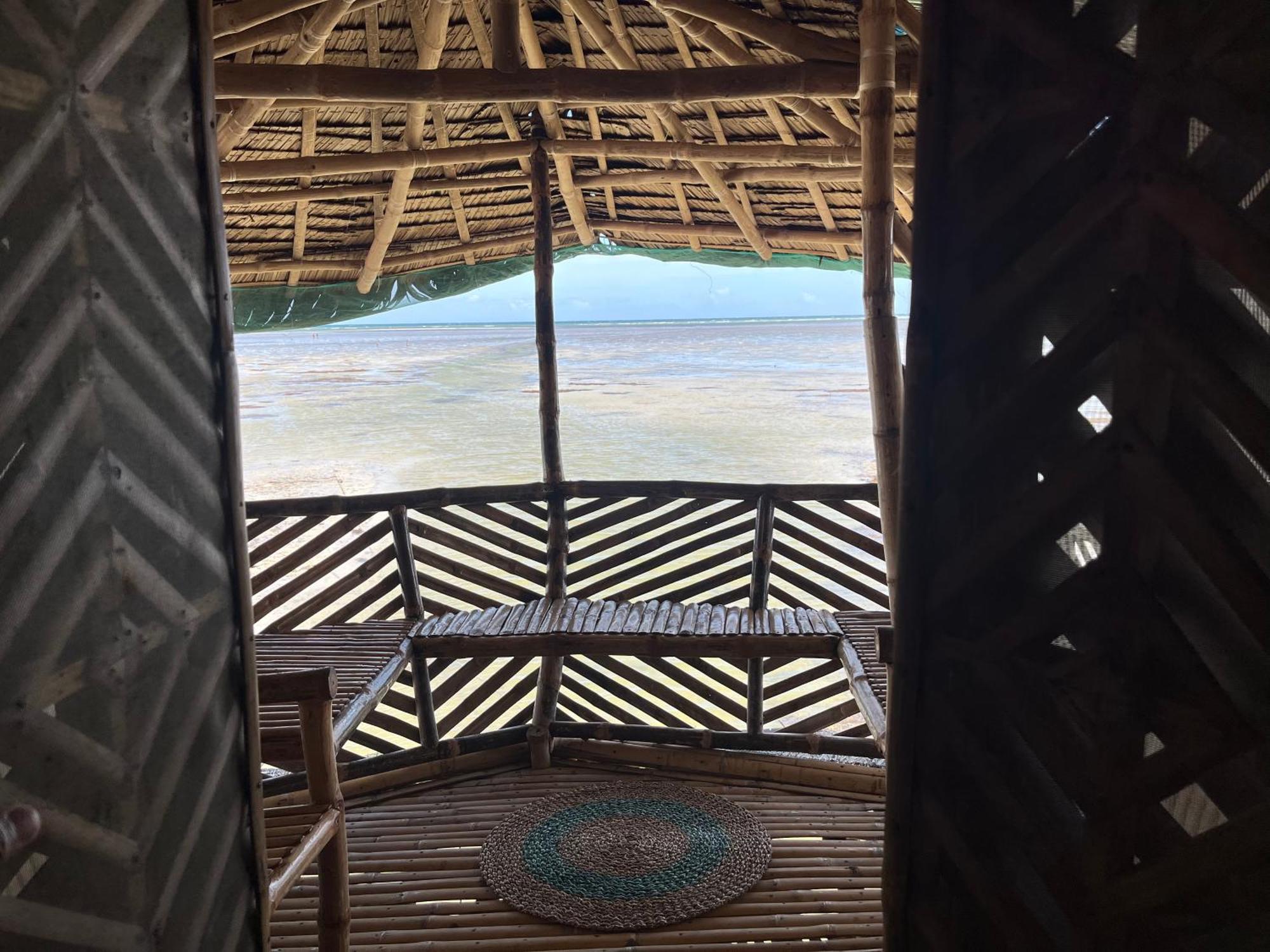 Bamboo Nest Beachfront Puerto Princesa Exterior photo