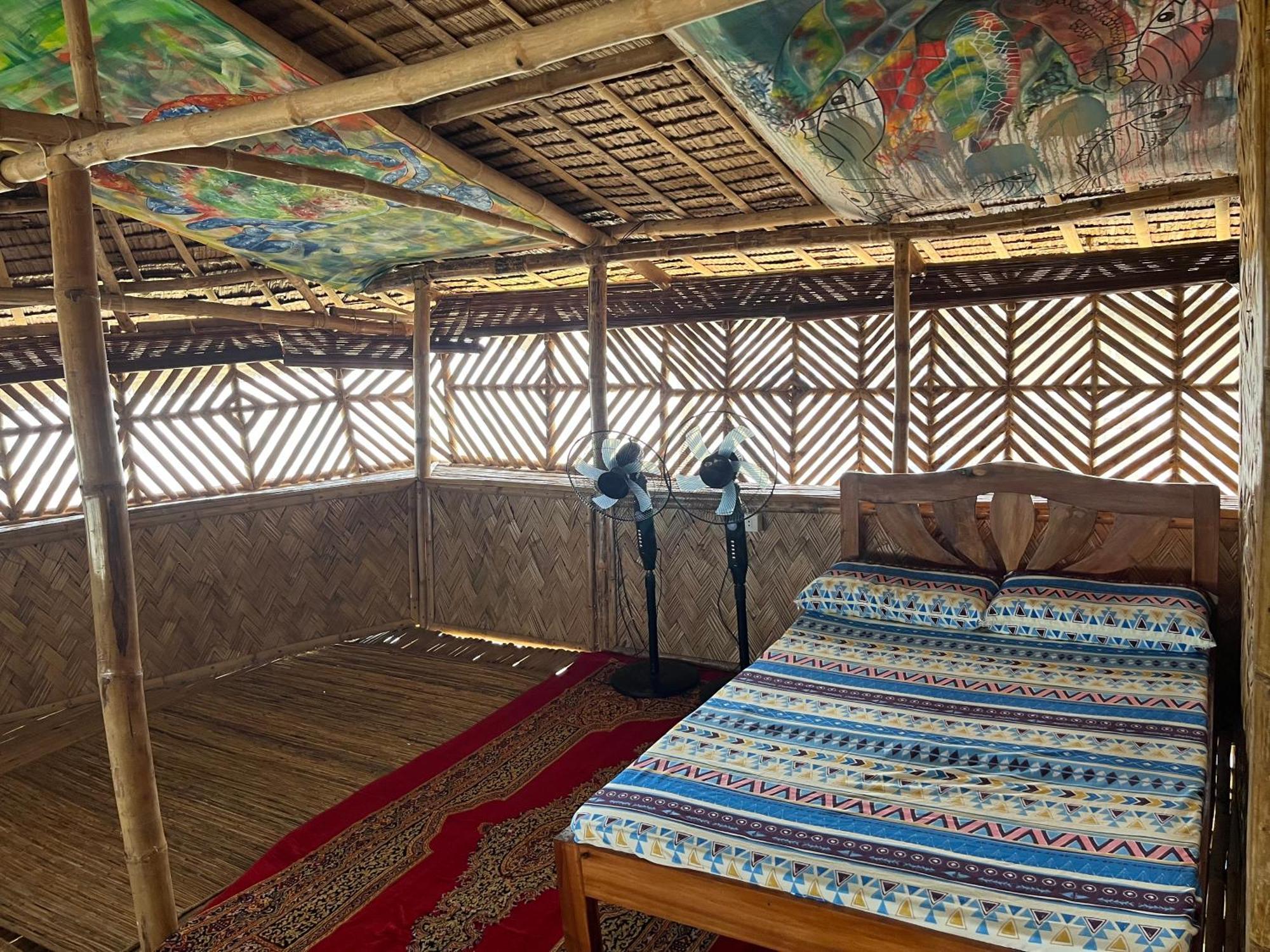 Bamboo Nest Beachfront Puerto Princesa Exterior photo