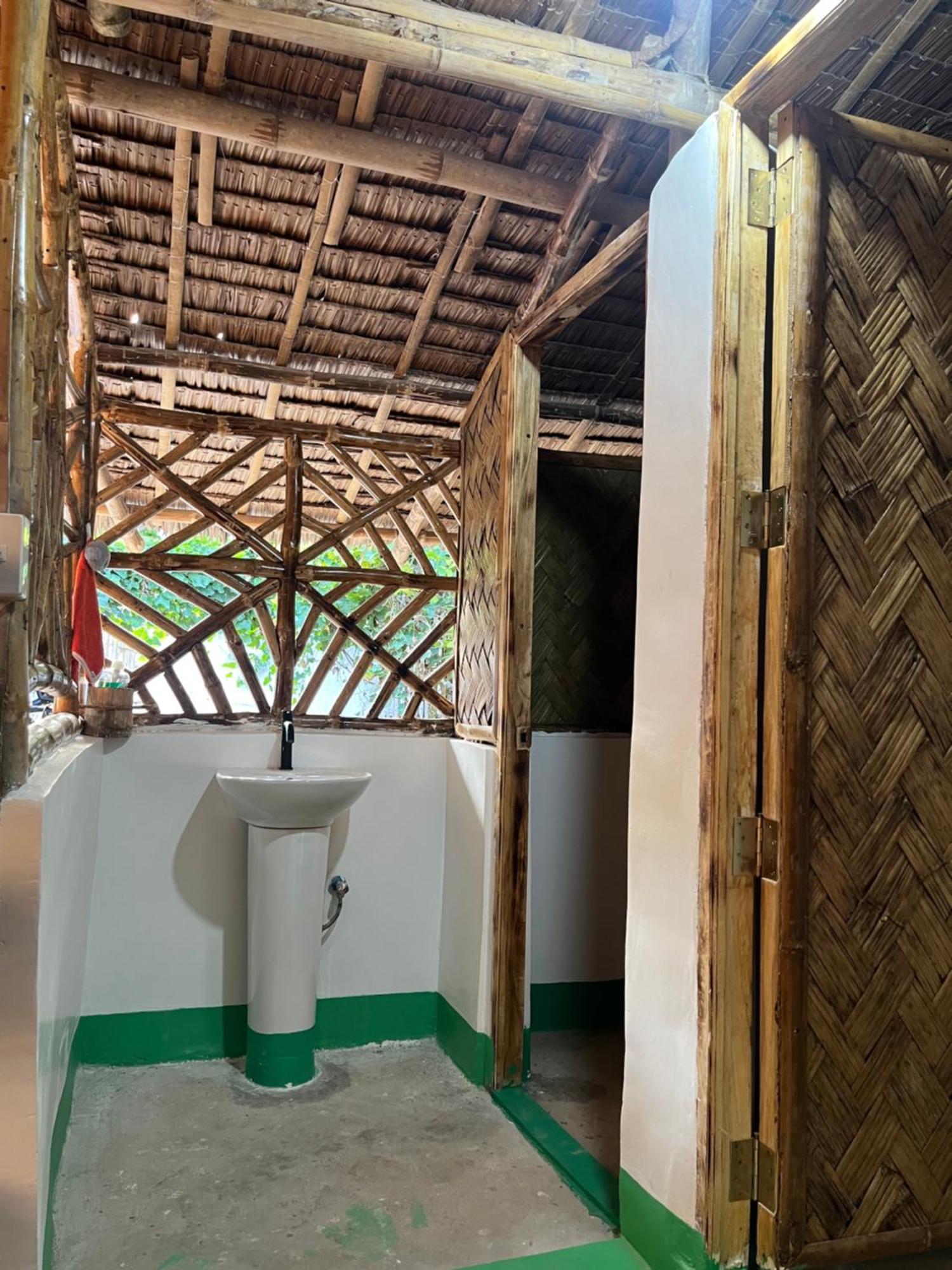 Bamboo Nest Beachfront Puerto Princesa Exterior photo