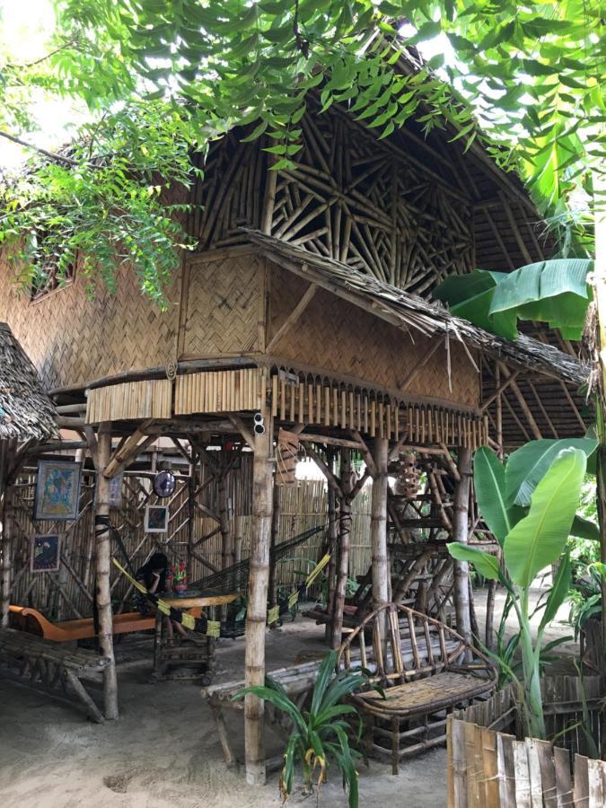Bamboo Nest Beachfront Puerto Princesa Exterior photo